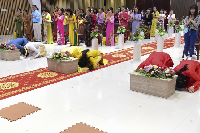 The Wedding Ceremony at the pagoda