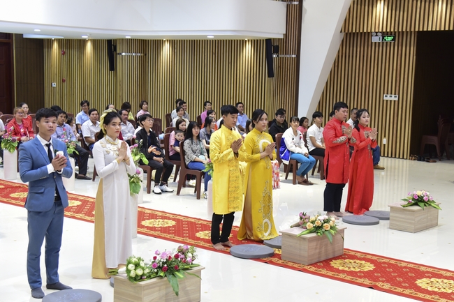 The Wedding Ceremony at the pagoda