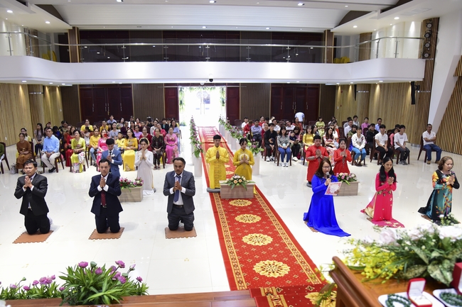 The Wedding Ceremony at the pagoda