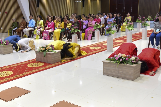 The Wedding Ceremony at the pagoda