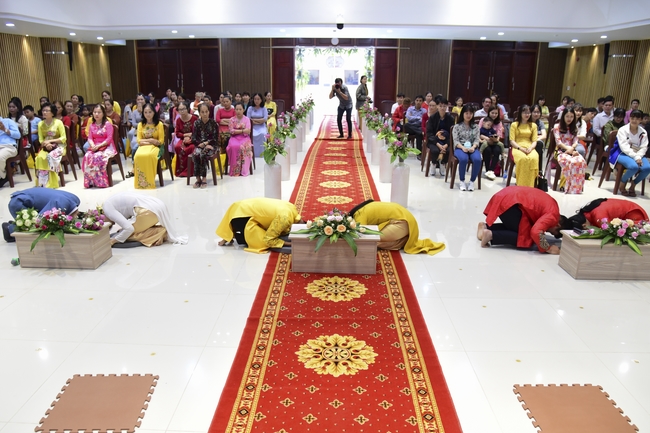 The Wedding Ceremony at the pagoda