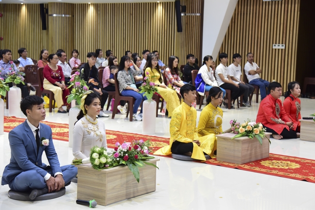 The Wedding Ceremony at the pagoda