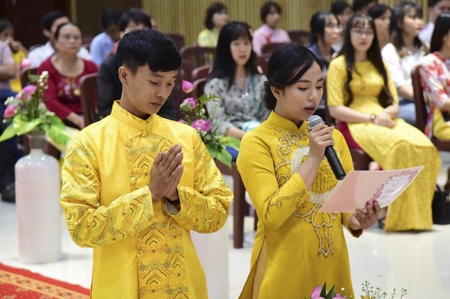 The Wedding Ceremony at the pagoda