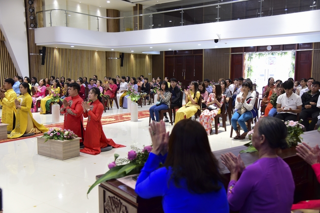 The Wedding Ceremony at the pagoda