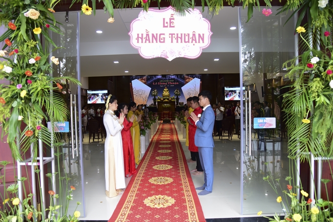 The Wedding Ceremony at the pagoda