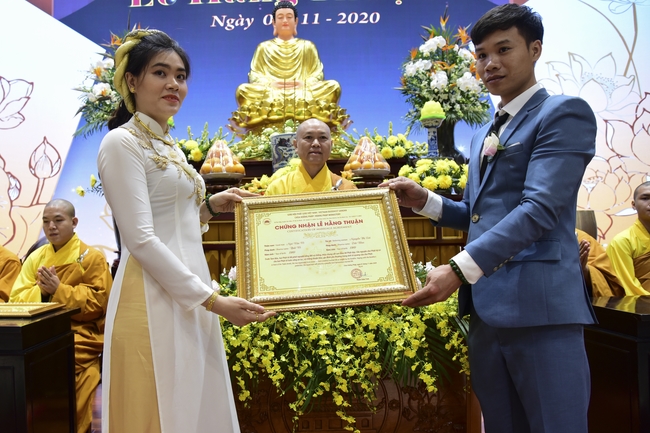 The Wedding Ceremony at the pagoda