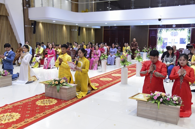 The Wedding Ceremony at the pagoda