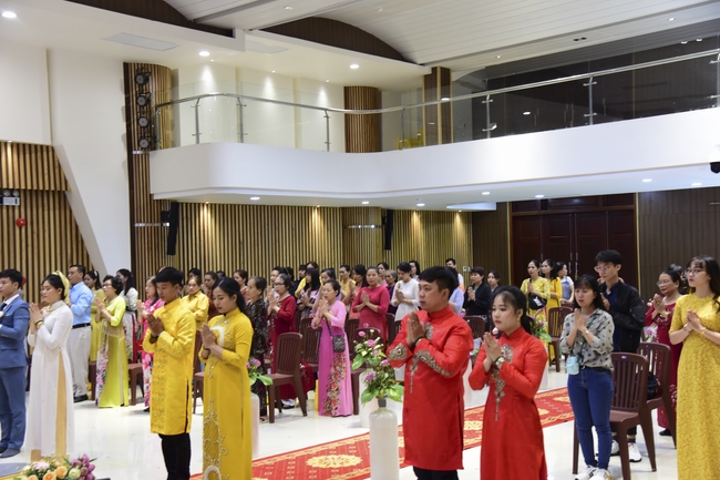 The Wedding Ceremony at the pagoda