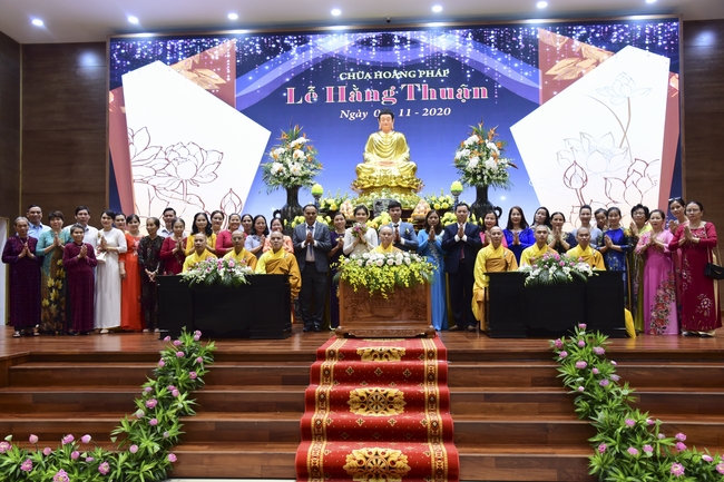 The Wedding Ceremony at the pagoda