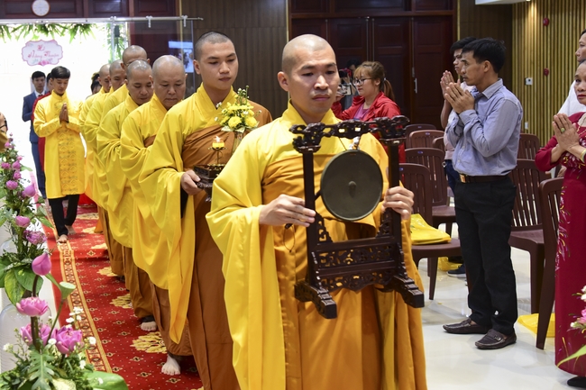 The Wedding Ceremony at the pagoda