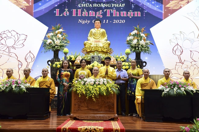The Wedding Ceremony at the pagoda