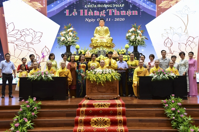 The Wedding Ceremony at the pagoda