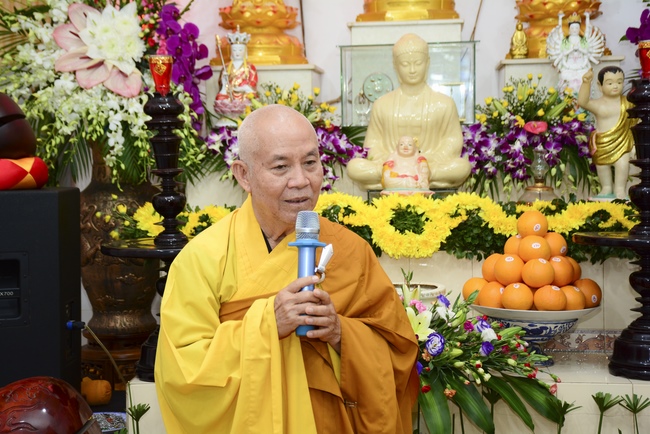 The rite offering for Monks in Can Tho City