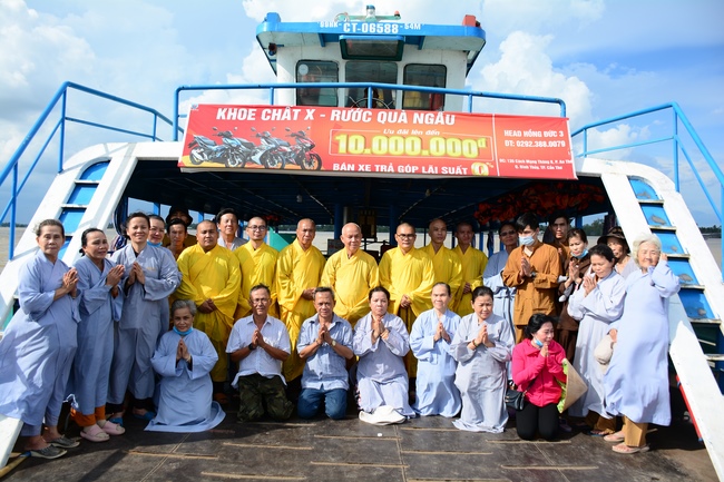 The rite offering for Monks in Can Tho City