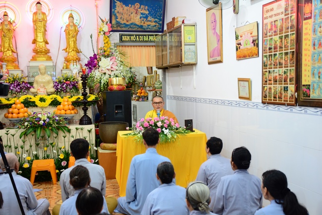 The rite offering for Monks in Can Tho City