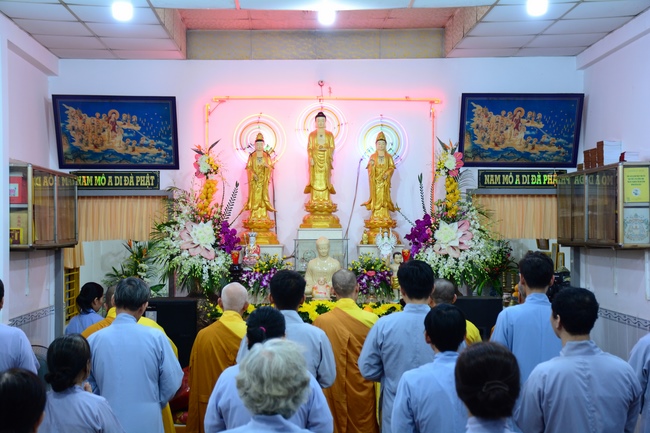 The rite offering for Monks in Can Tho City