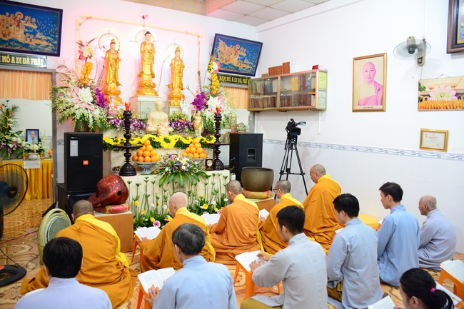 The rite offering for Monks in Can Tho City