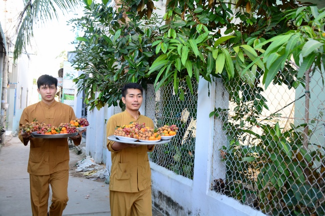 The rite offering for Monks in Can Tho City