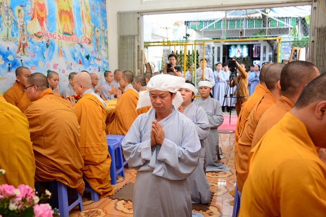 The rite offering for Monks in Can Tho City