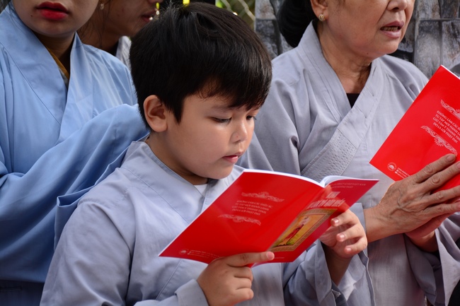 The rite offering for Monks in Can Tho City