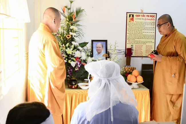 The rite offering for Monks in Can Tho City