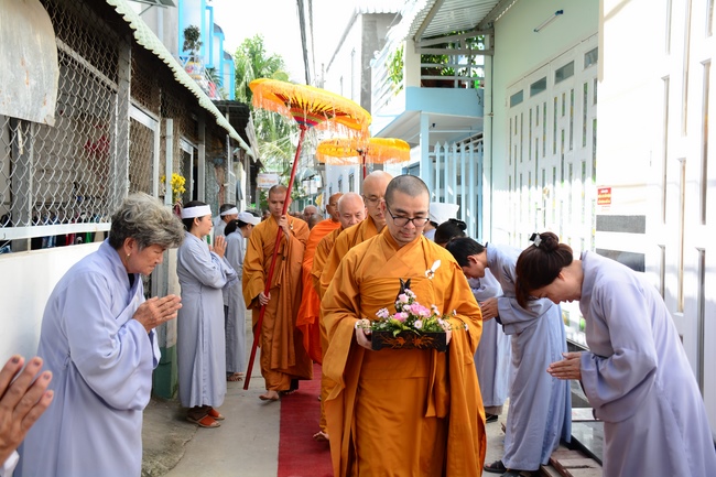 The rite offering for Monks in Can Tho City