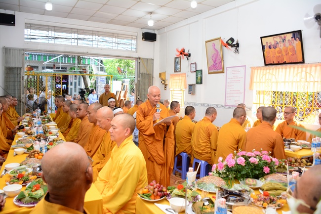 The rite offering for Monks in Can Tho City