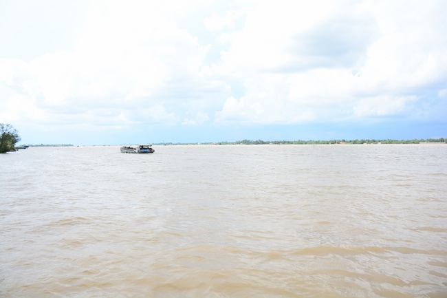 The rite offering for Monks in Can Tho City