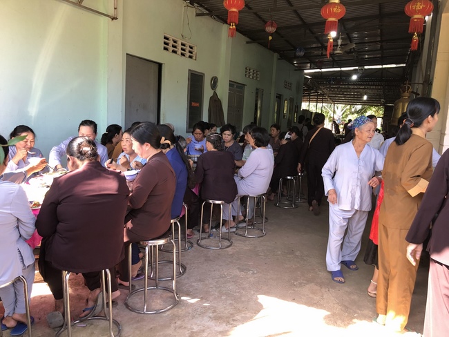 The rite of setting up the signboard of Dang Phap pagoda