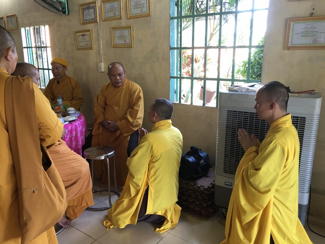 The rite of setting up the signboard of Dang Phap pagoda