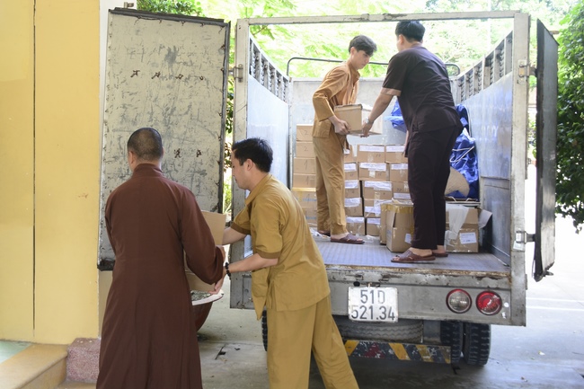 The program donating Book in Tien Giang