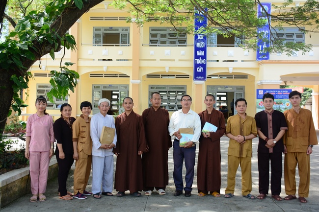The program donating Book in Tien Giang