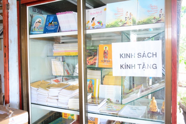 The program donating Book in Tien Giang