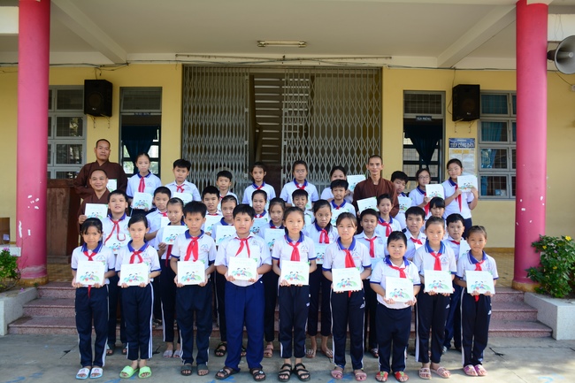 The program donating Book in Tien Giang