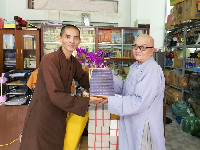 The program donating Book in Tien Giang