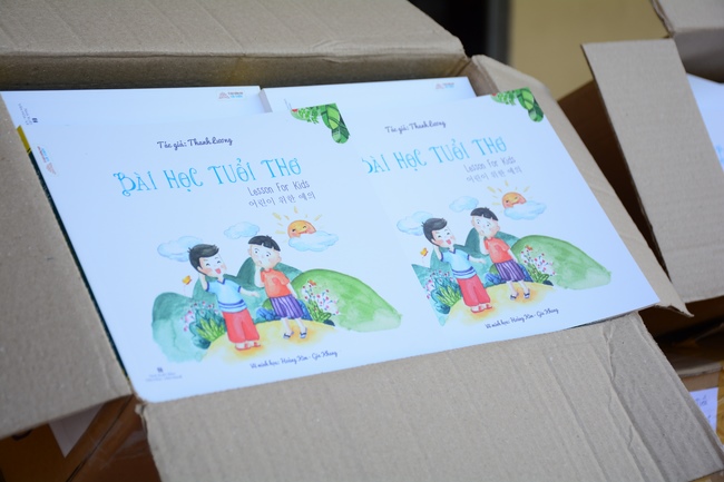 The program donating Book in Tien Giang
