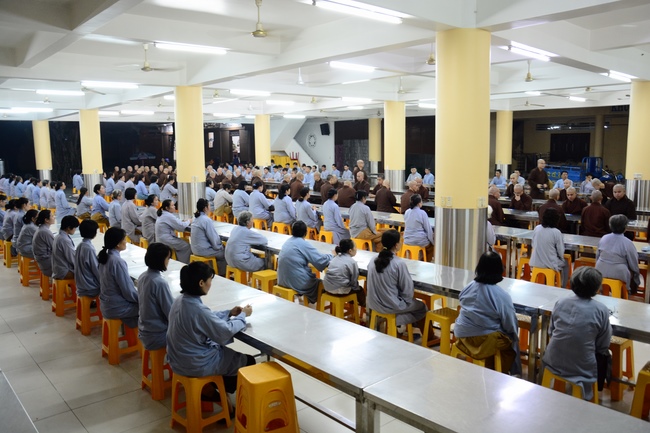 Monks and Buddhists reviewing the life and affairs of Hoang Phap Pagoda’s Founder.