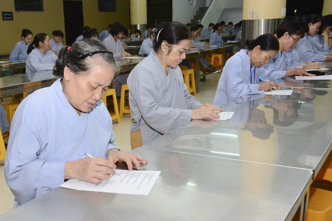 Monks and Buddhists reviewing the life and affairs of Hoang Phap Pagoda’s Founder.