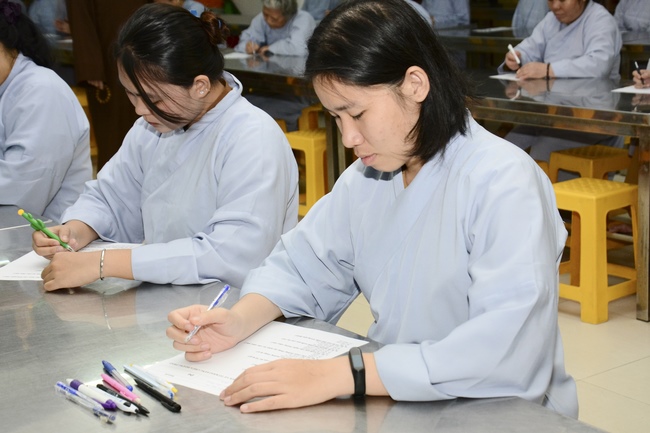 Monks and Buddhists reviewing the life and affairs of Hoang Phap Pagoda’s Founder.