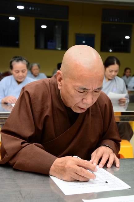 Monks and Buddhists reviewing the life and affairs of Hoang Phap Pagoda’s Founder.
