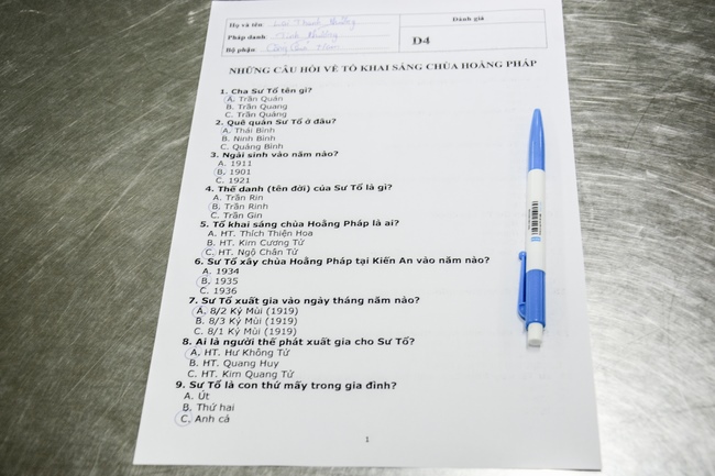 Monks and Buddhists reviewing the life and affairs of Hoang Phap Pagoda’s Founder.