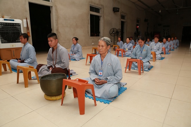 Reflecting on inner mind Retreat at Dong Cao Pagoda