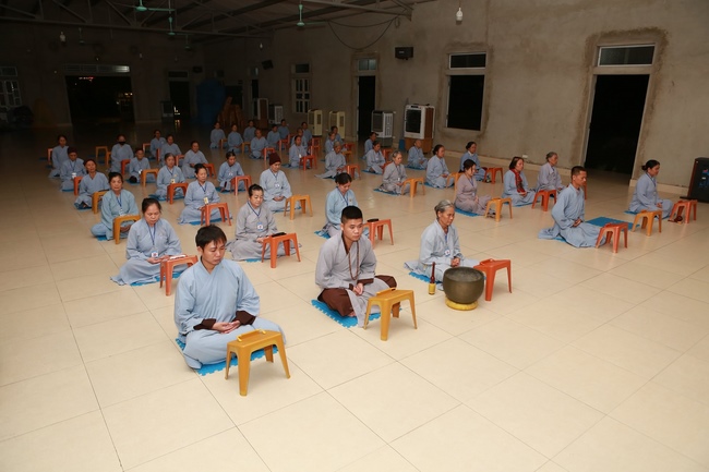 Reflecting on inner mind Retreat at Dong Cao Pagoda
