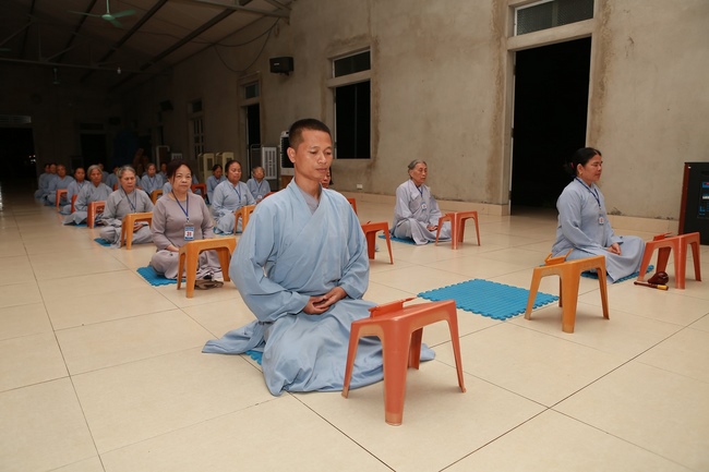 Reflecting on inner mind Retreat at Dong Cao Pagoda