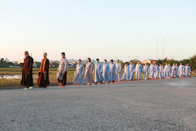 Reflecting on inner mind Retreat at Dong Cao Pagoda