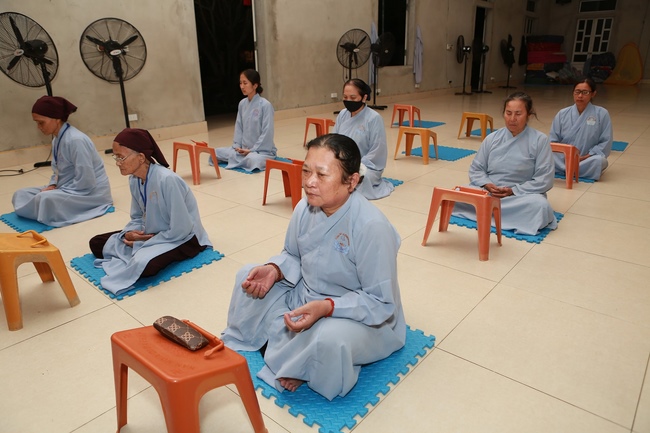 Reflecting on inner mind Retreat at Dong Cao Pagoda