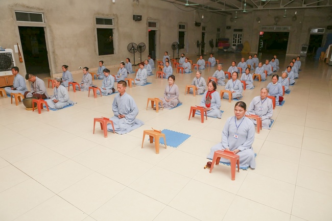 Reflecting on inner mind Retreat at Dong Cao Pagoda