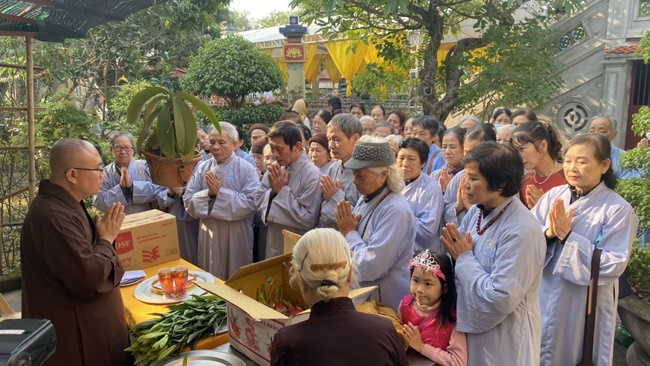 The Founder 's death anniversary at Tây Khánh Pagoda in Thái Bình Province