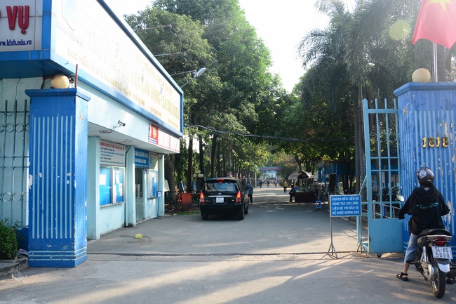 Donating books to the University of Labor and Society Affairs