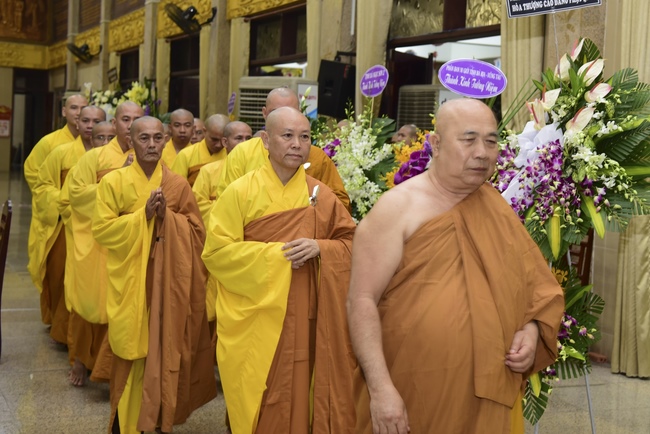 Ritual of visiting and offering homage to Most Venerable Thich Giac Phuc’s Body